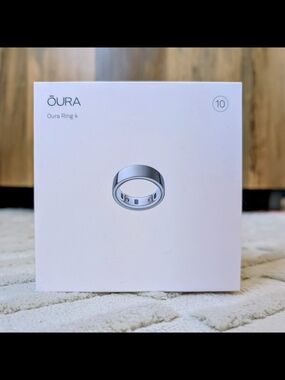 Oura Ring 4 Silver Smart Ring